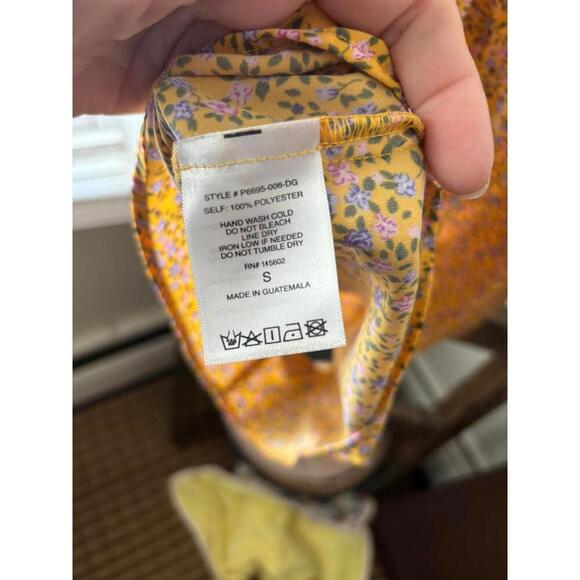 Lush Size Small Yellow Romper EUC - Picture 6 of 6